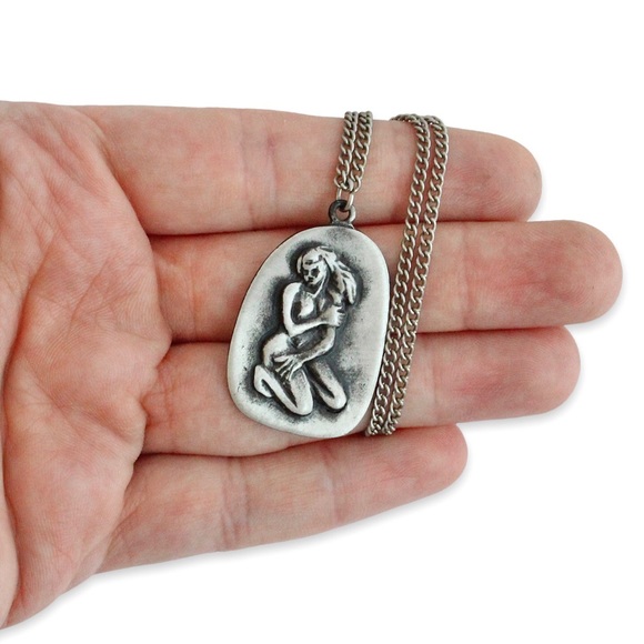 Vintage Pewter Virgo Pendant Necklace Virgin Zodiac Sign 23.75” Long Chain - Picture 3 of 4